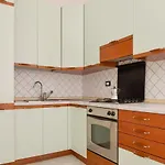 Guesthost - Stazione Cozy And Functional Flat * Milán